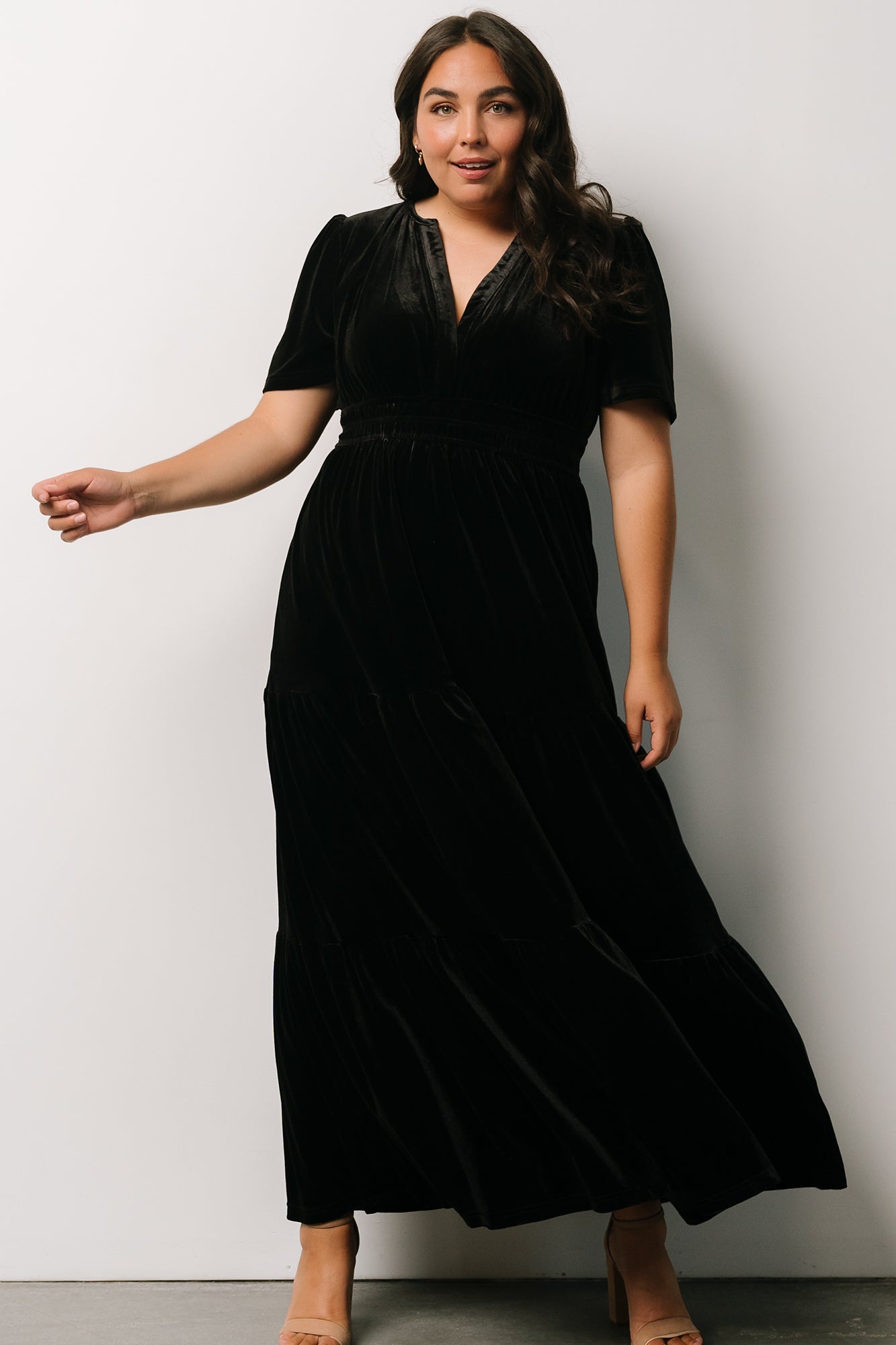 Artemis Velvet Maxi Dress | Black Clearance Pices