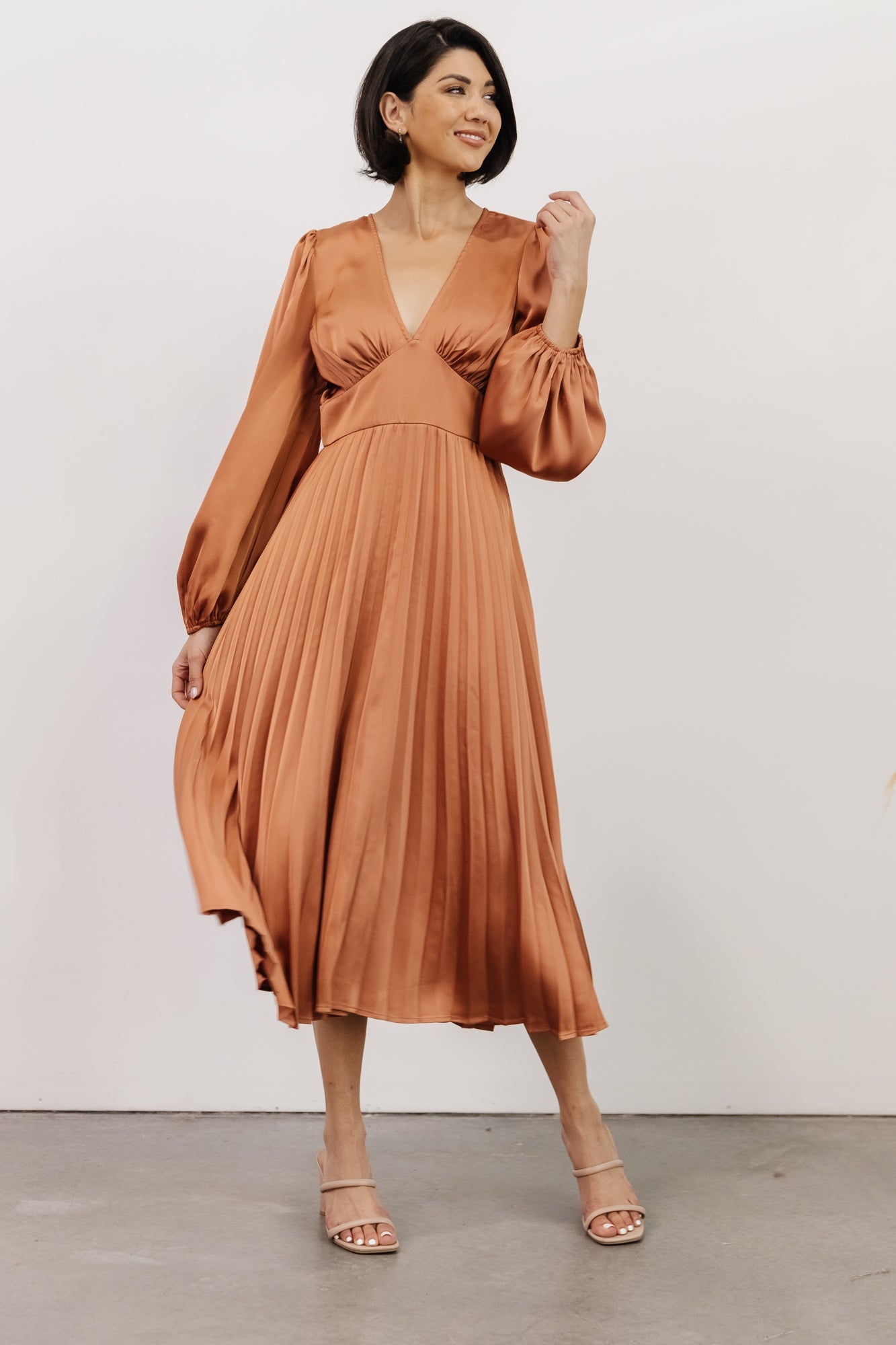 Louie Pleated Midi Dress | Salmon Nicekicks Cheap Pice