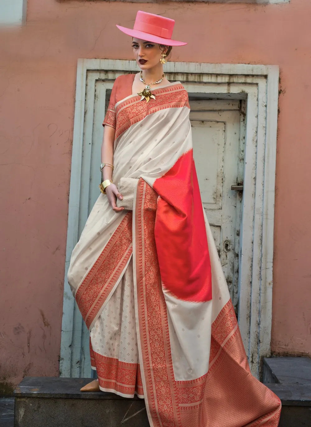 Classic Red-White Handloom Silk Trendy Saree Amazing Pice Cheap Online