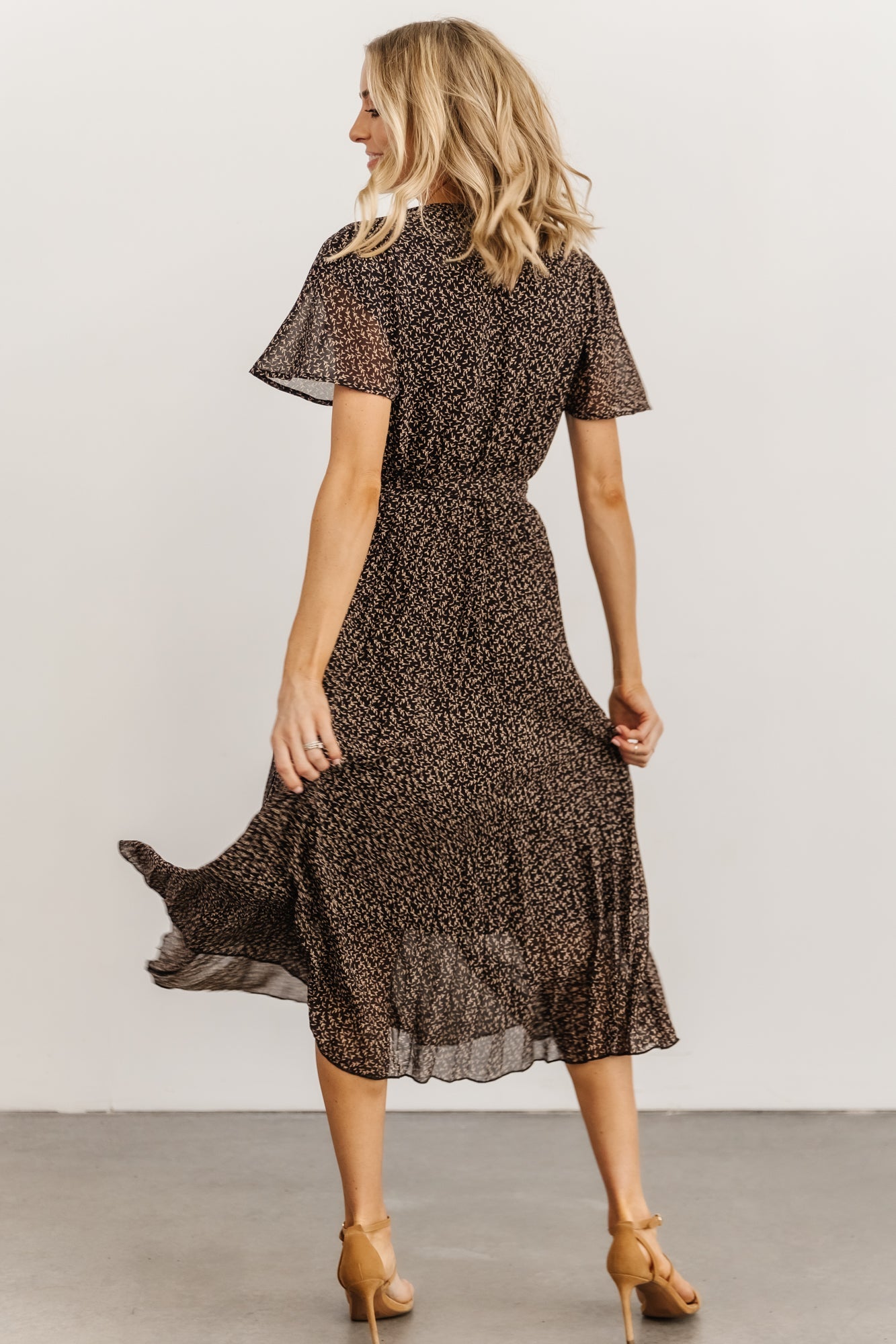 Prim Pleated Dress | Black Print Outlet Visit