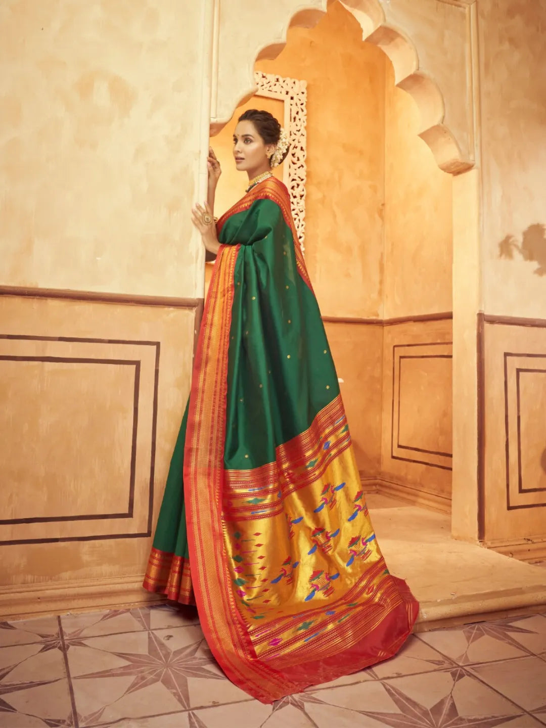 Gorgeous Green Pure Aniruddh Silk Pathani Saree Fashion Style Online