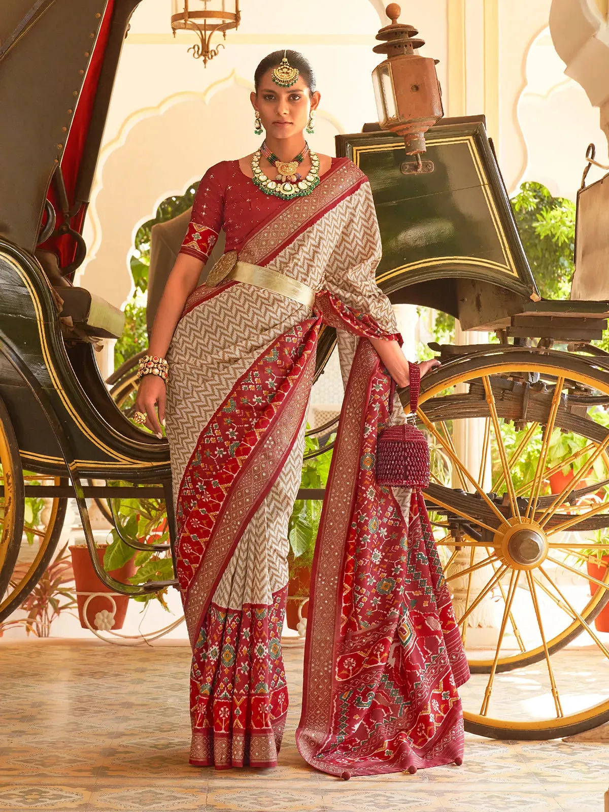 Refined Red Silk Saree with Designer Hathi Pallu Discount For Sale