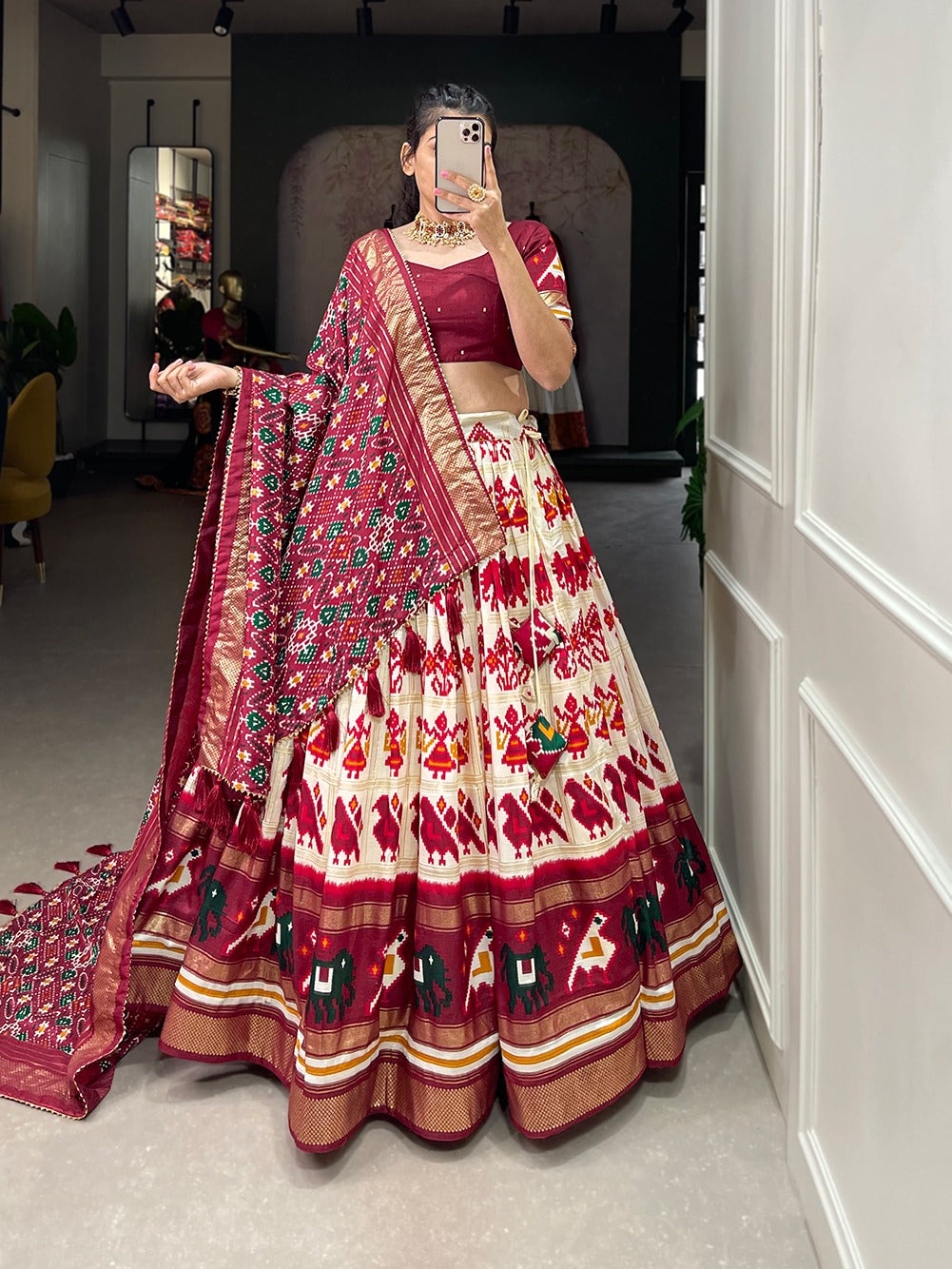 Simple and amazing beautiful tussar silk Lehenga  choli Sale Good Selling