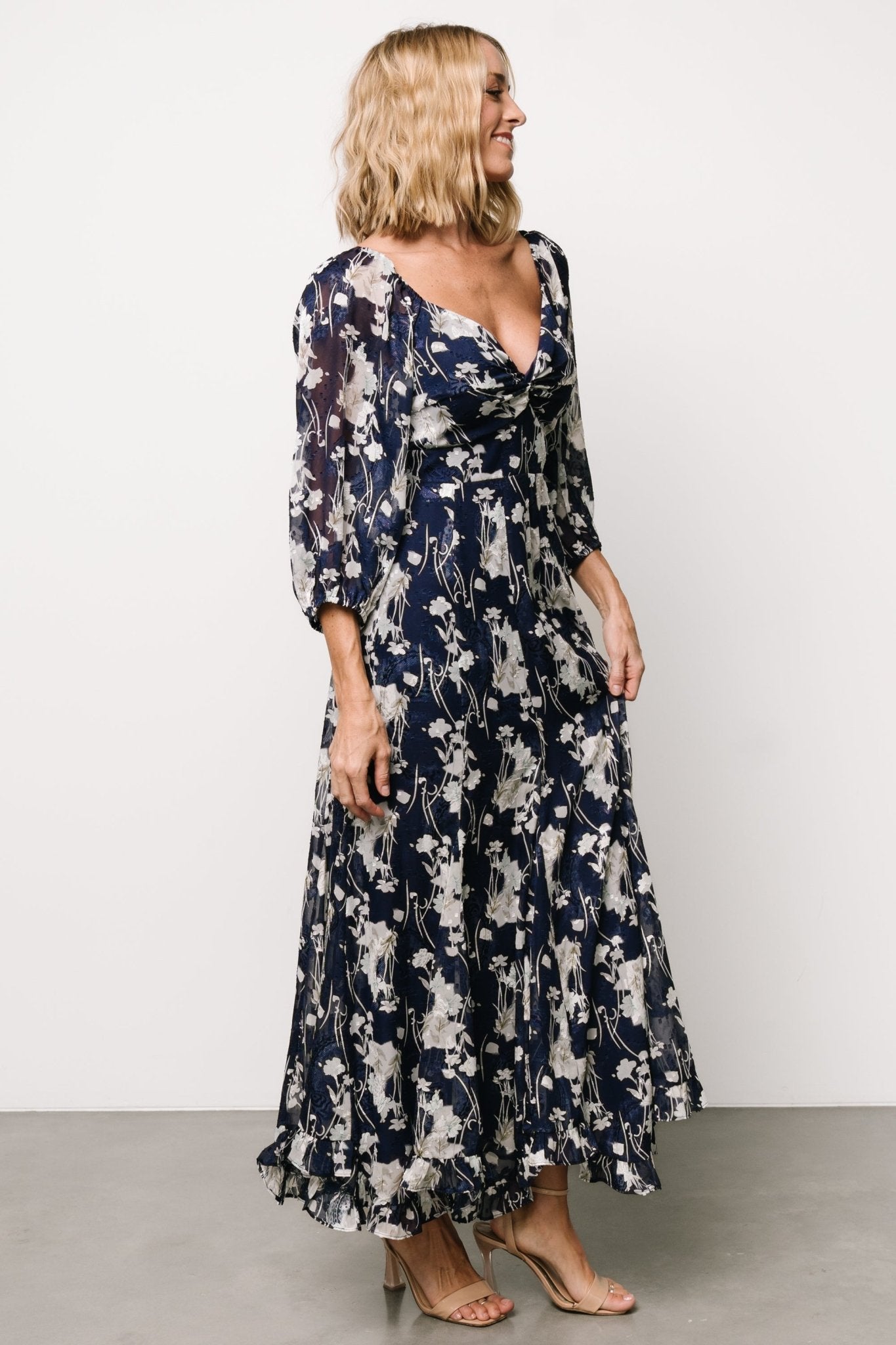 Estefania Maxi Dress | Navy + Off White Floral Discount From China