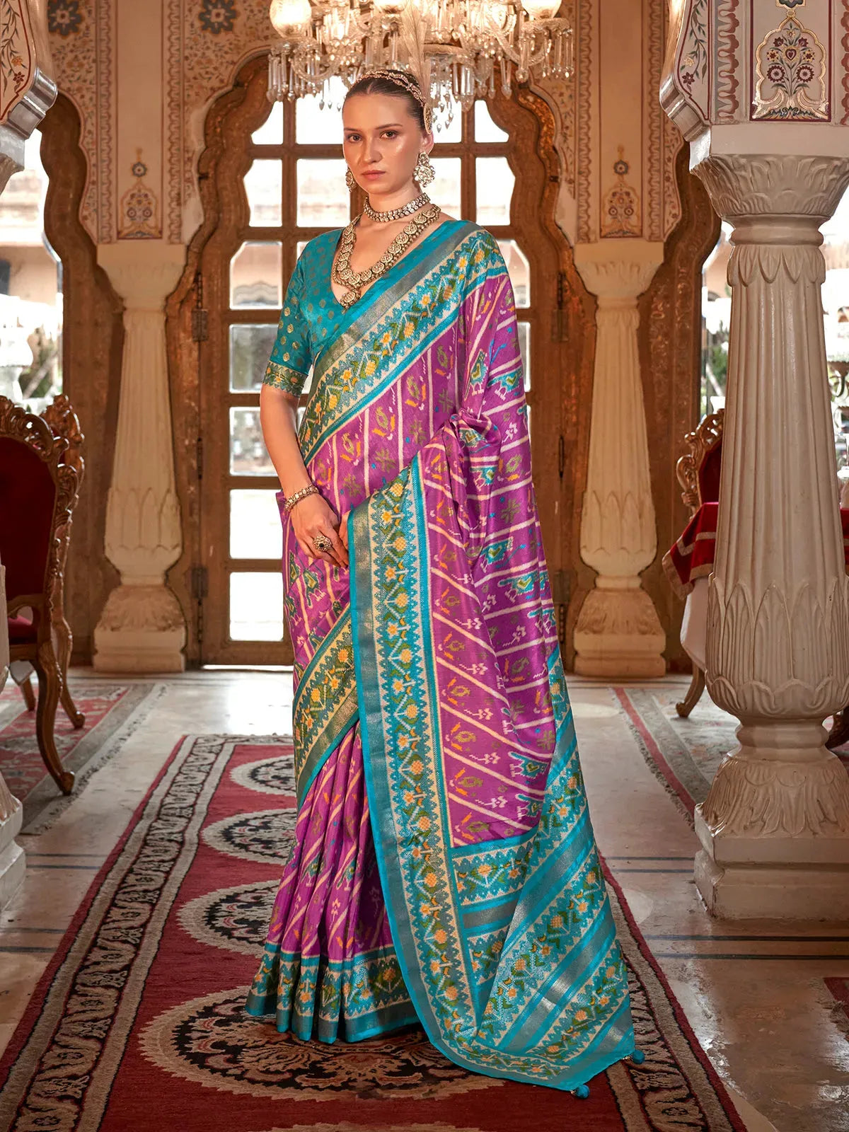 Majestic Magenta Silk Designer Patola Saree Cheap Lowest Pice