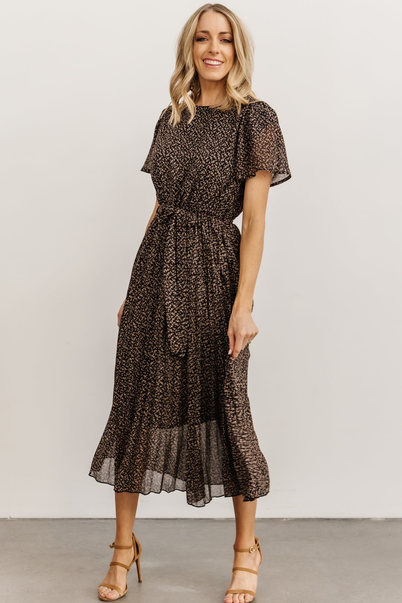 Prim Pleated Dress | Black Print Outlet Visit