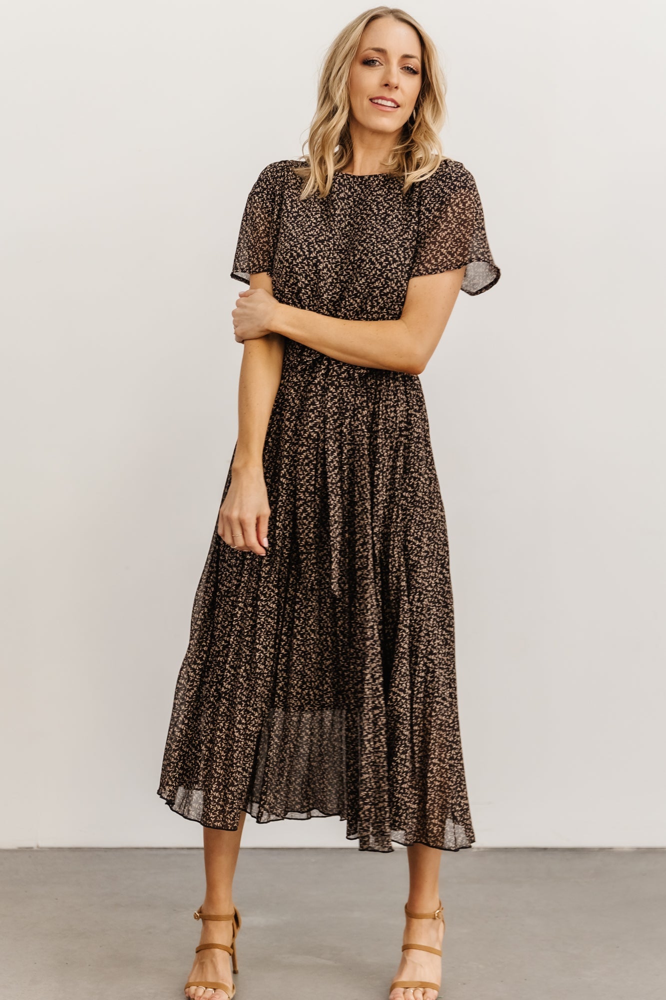 Prim Pleated Dress | Black Print Outlet Visit