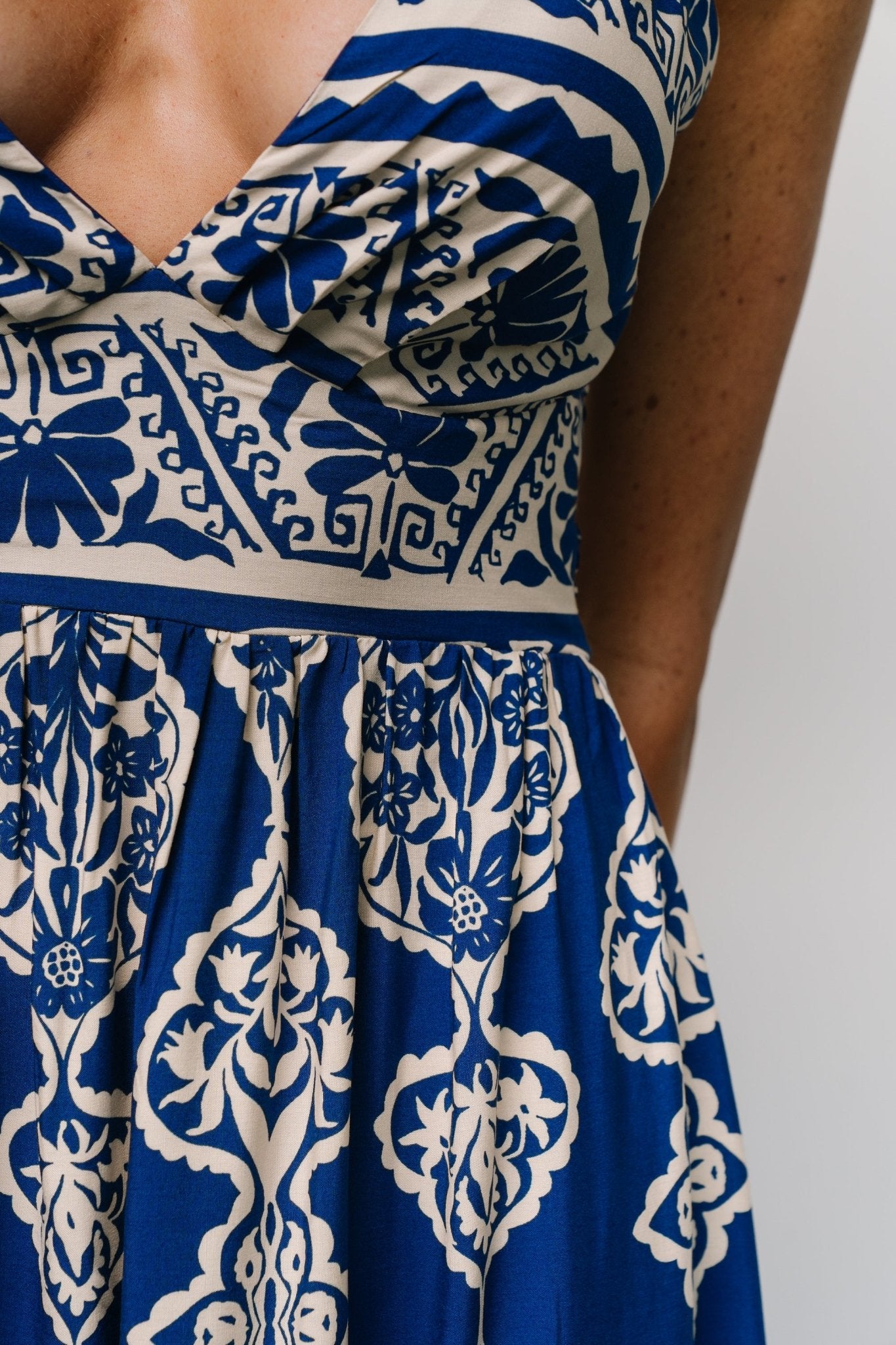 Davinah V Neck Maxi Dress | Blue Print Sale Footlocker Pictures