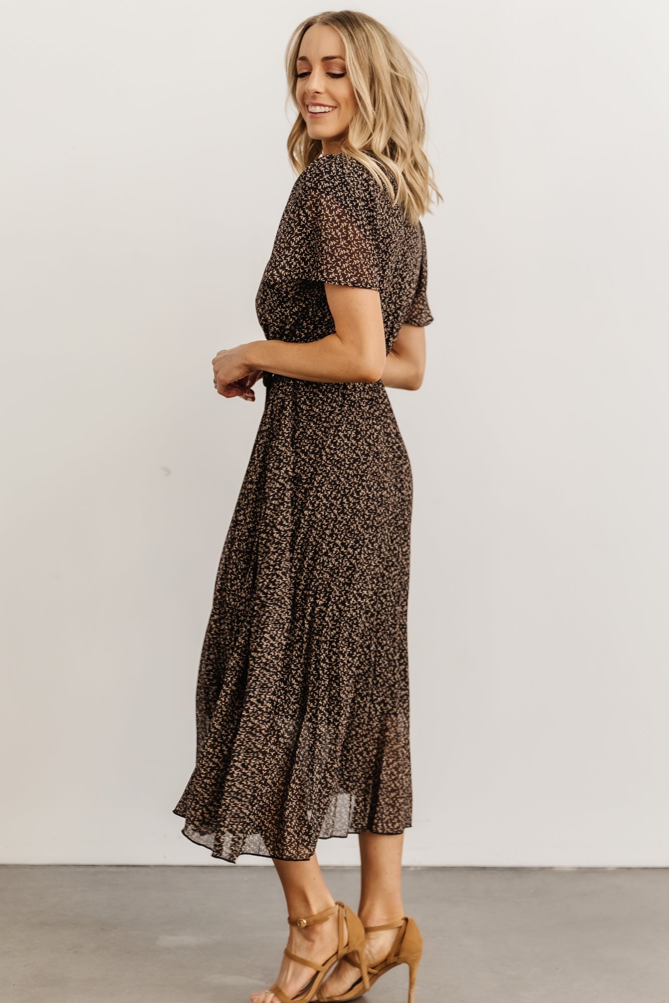 Prim Pleated Dress | Black Print Outlet Visit