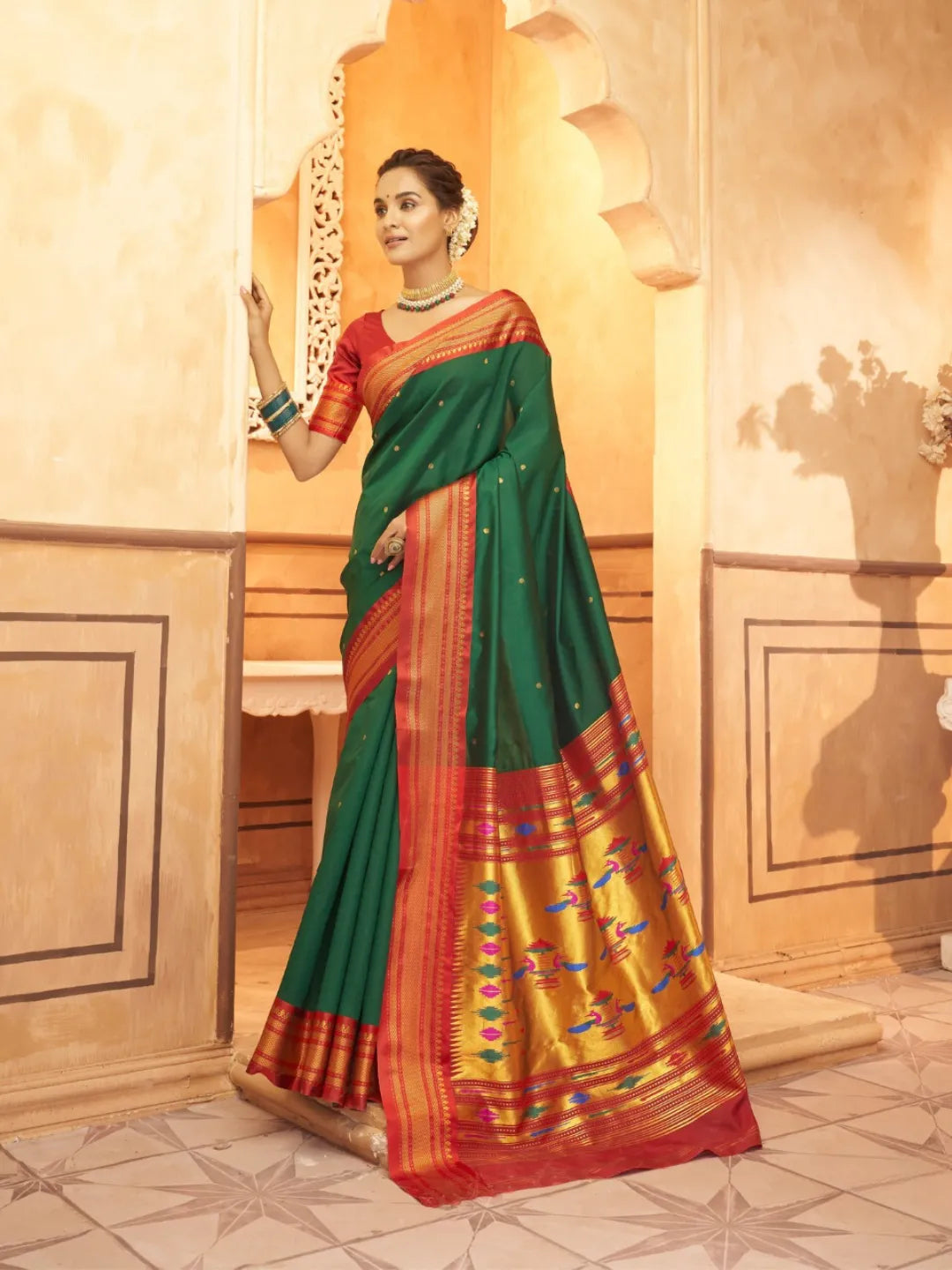 Gorgeous Green Pure Aniruddh Silk Pathani Saree Fashion Style Online