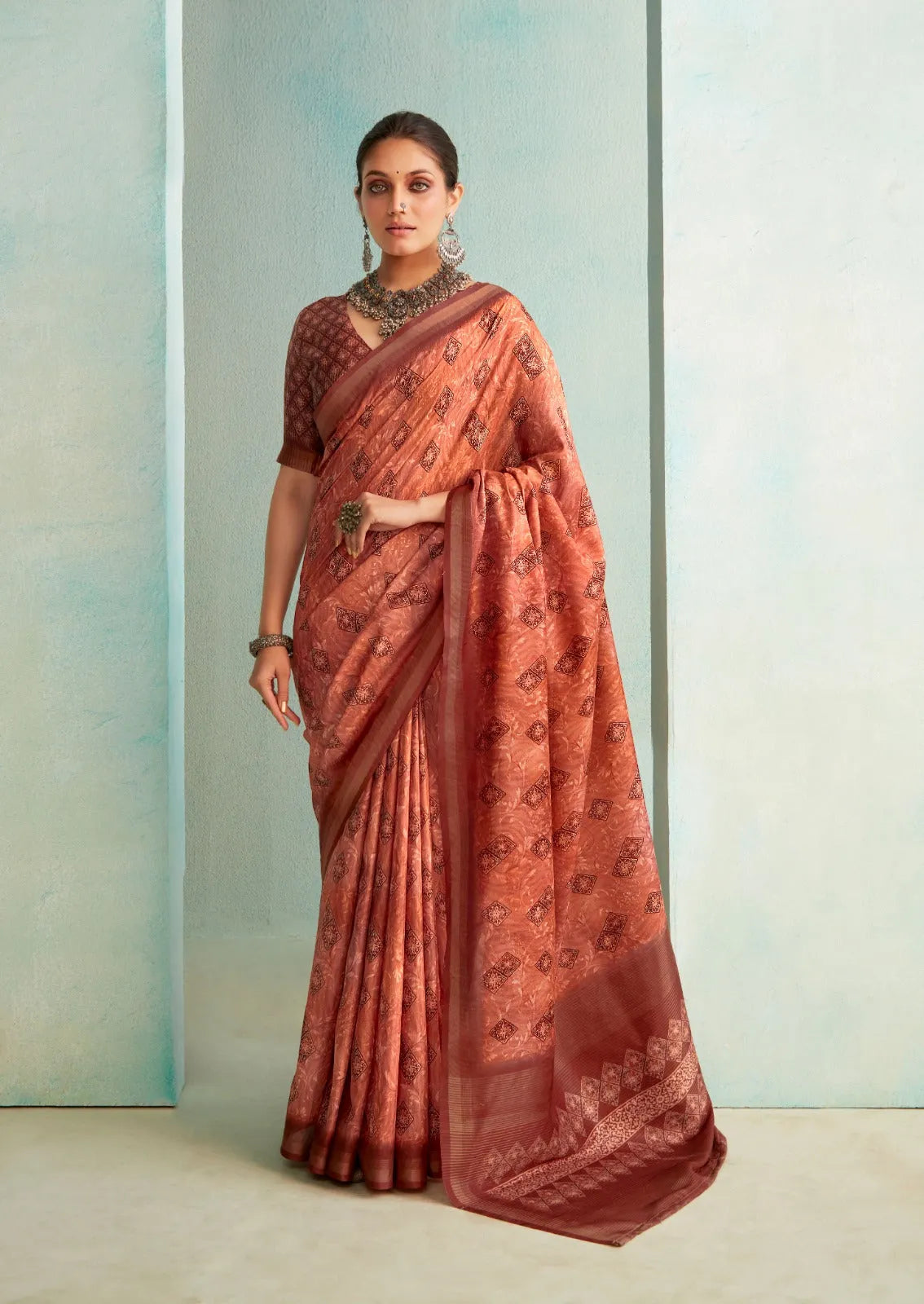 Classic Dusty Brown Handloom Silk Weave Traditional Saree Shop Offer