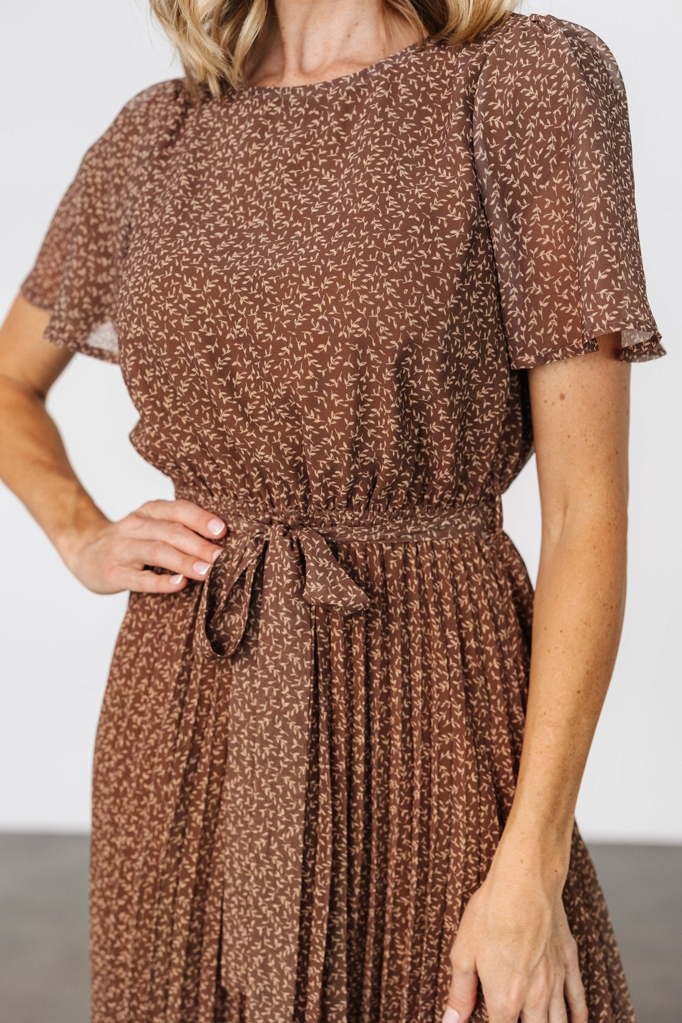 Prim Pleated Dress | Dusty Brown Print Extremely For Sale