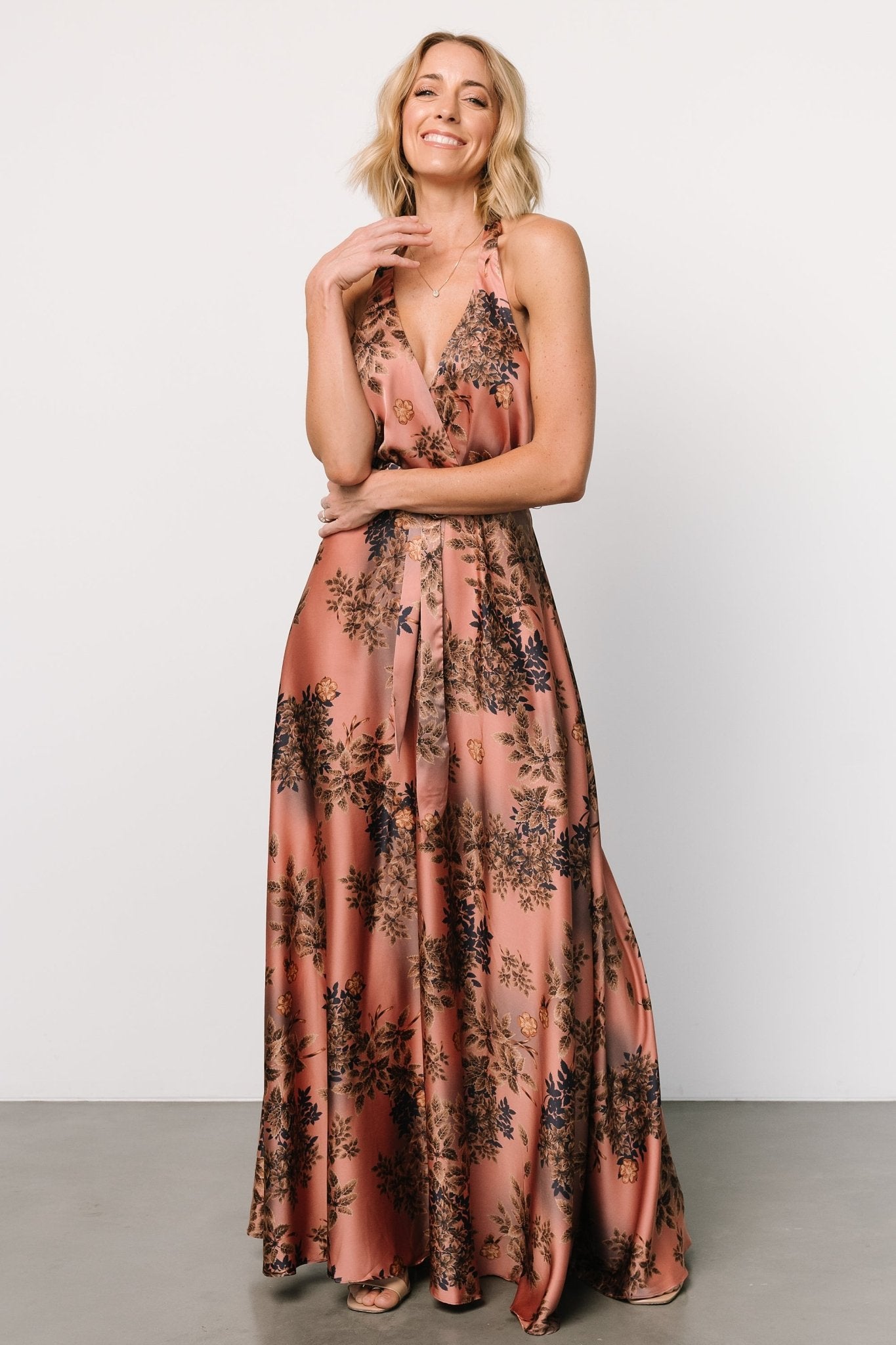 Vasto Halter Maxi Dress | Vintage Rose Print Clearance Wholesale Pice