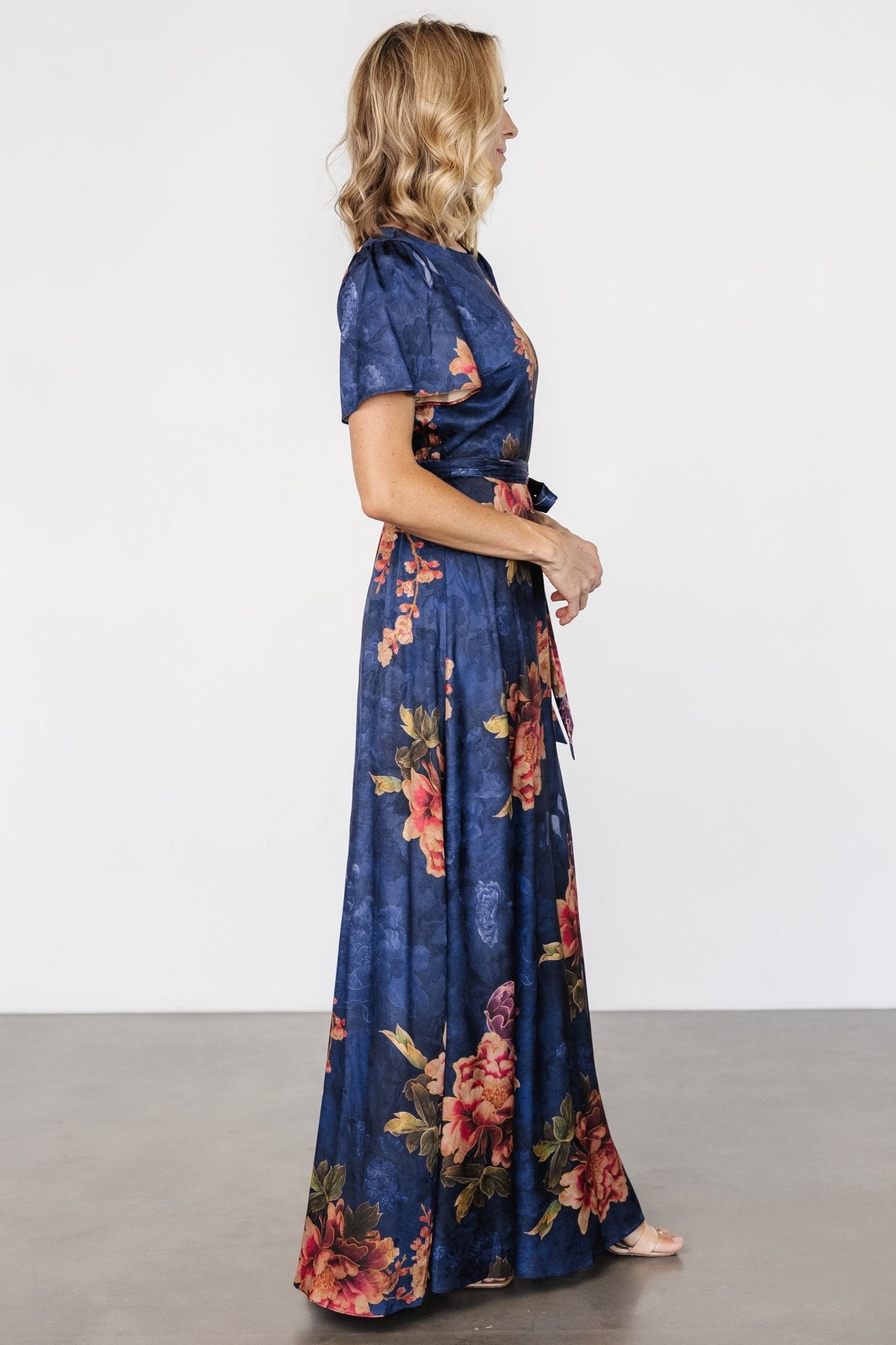 Colina Maxi Dress | Navy Floral Discount Huge Surprise