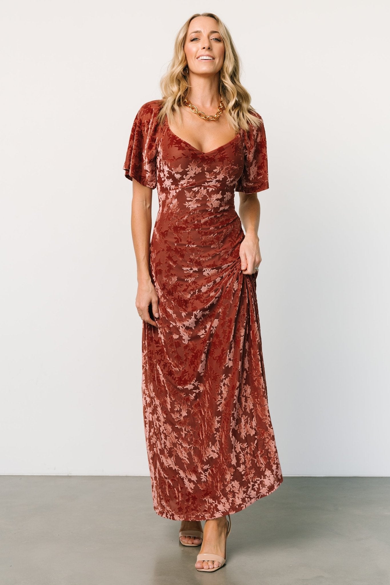 Everley Velvet Maxi Dress | Cinnamon Sale Classic