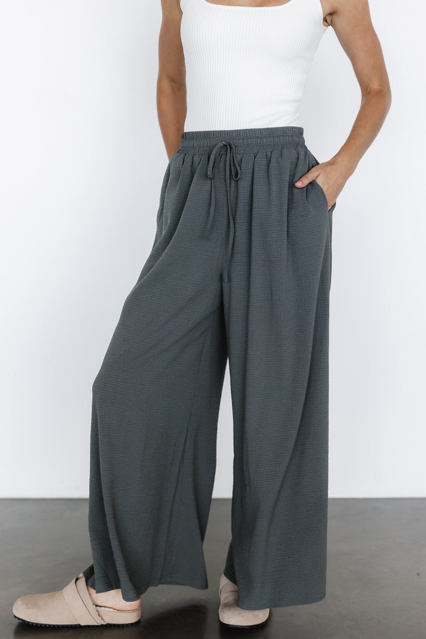 Florence Textured Pants | Olive Marketable