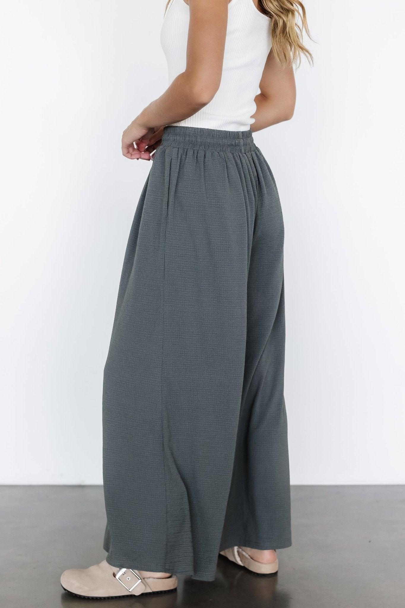 Florence Textured Pants | Olive Marketable