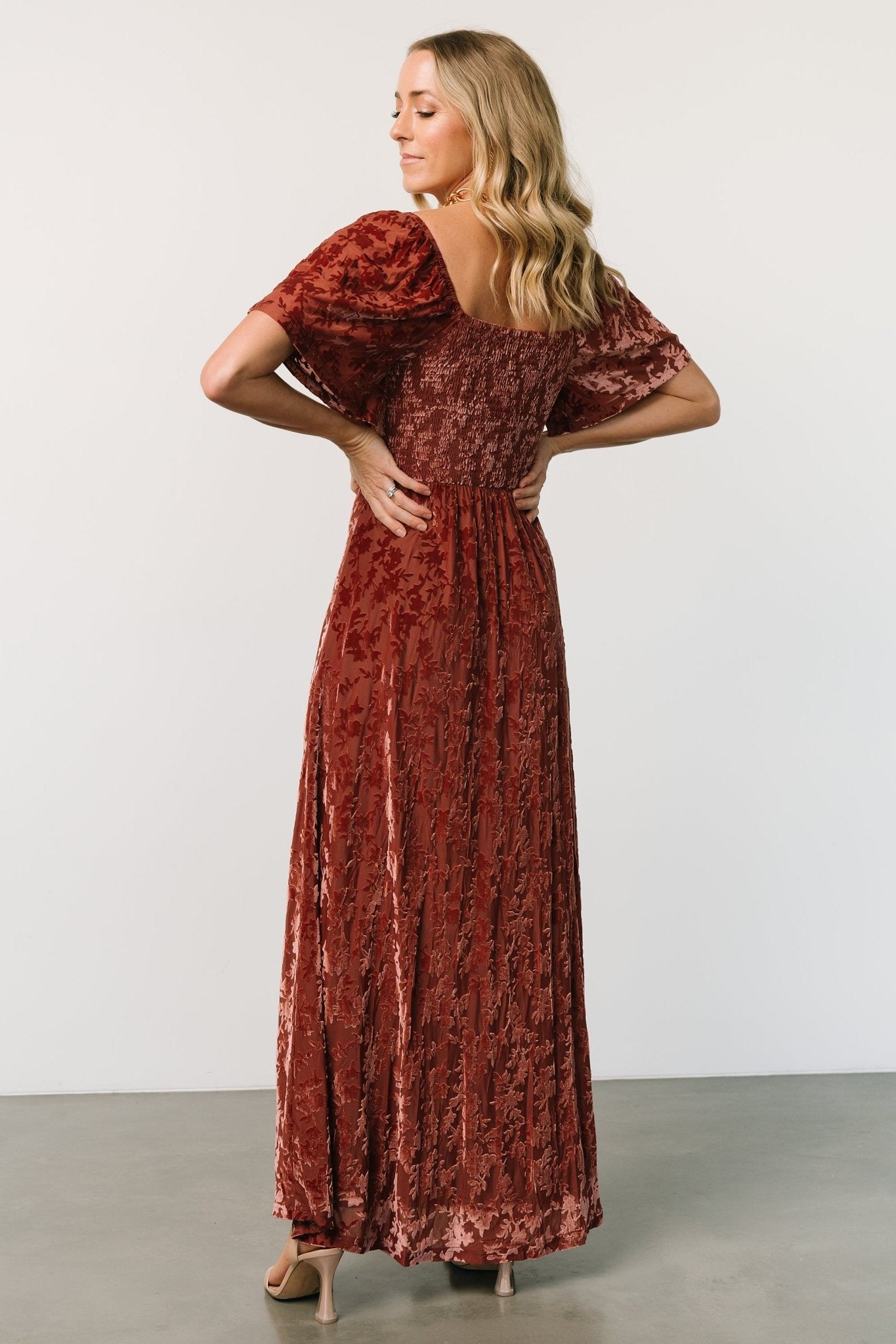 Everley Velvet Maxi Dress | Cinnamon Sale Classic